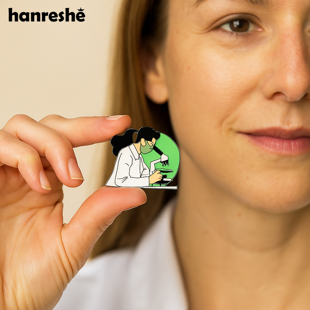 Hanreshe Lab Scientist Enamel  - Medical Lab Logo recensione e prezzo