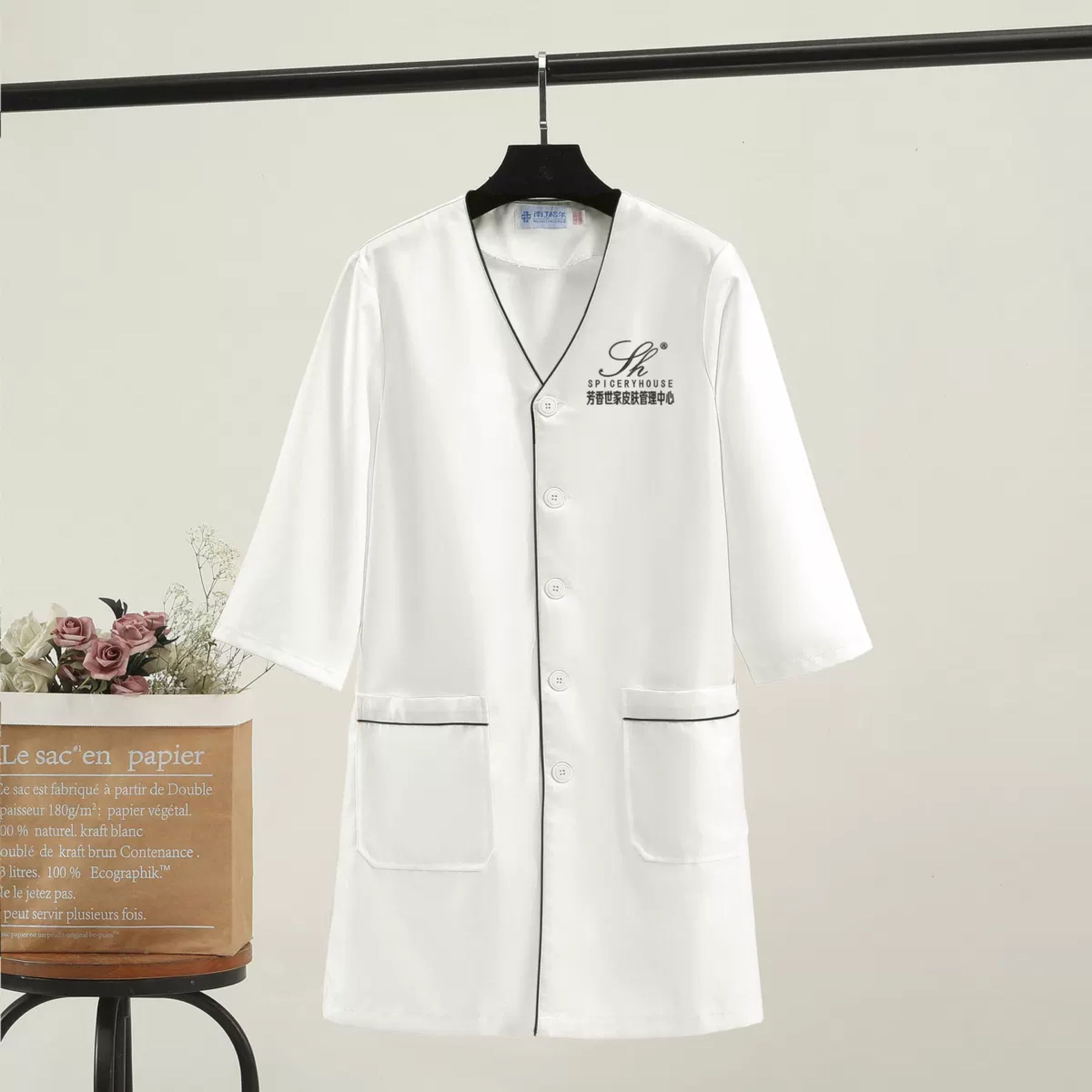 white plus size Salon grooming - Medical Lab Logo recensione e prezzo