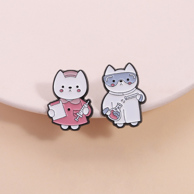 2pcs Cute Cartoon Medical Cat  - Medical Lab Logo recensione e prezzo